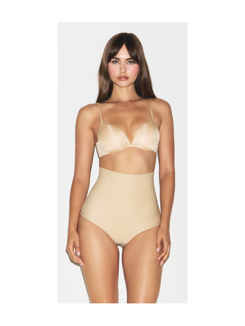 Everyday Light Support Plunge Bra in Nude